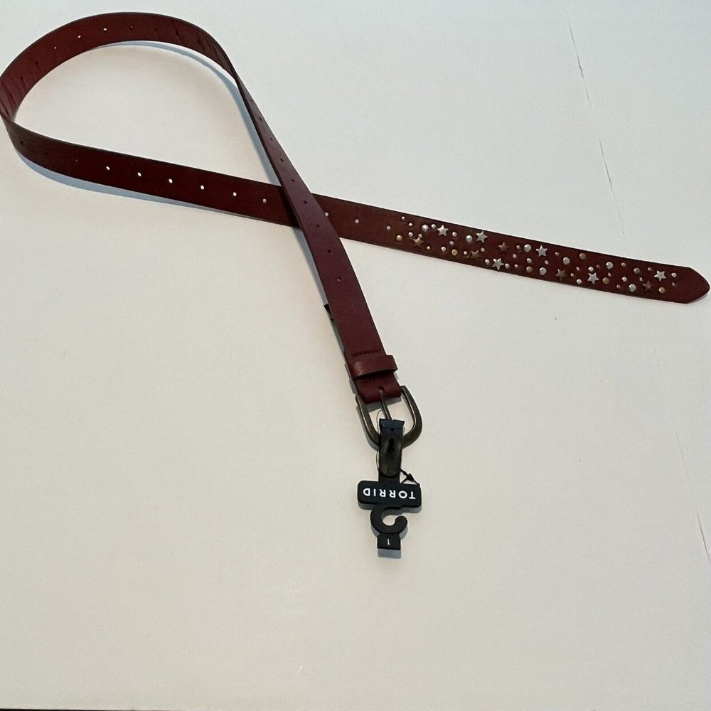 Torrid Women’s New Brown Red Adjustable Faux Leather Skinny Belt Star Studs SZ 1